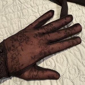 Elegant Black Lace Gloves